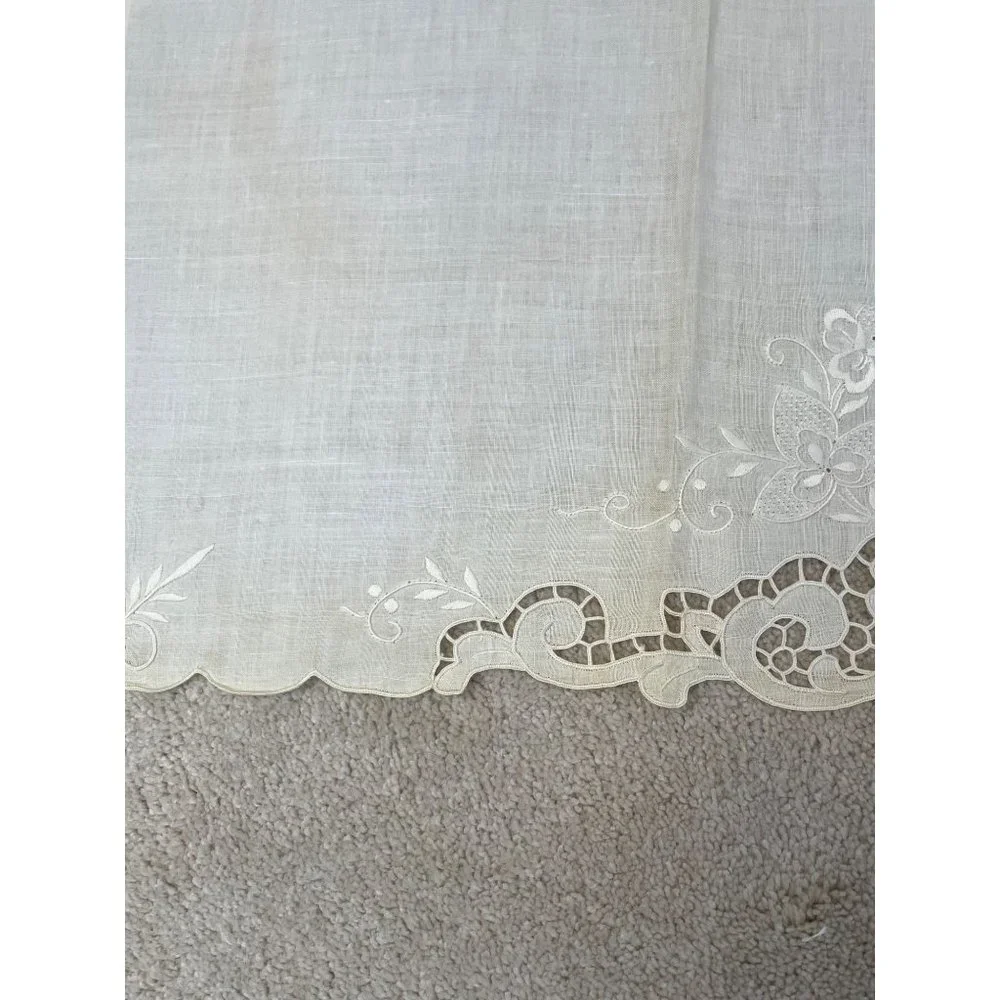Antique Show Towels Italy Embroidered Eyelet Floral Scalloped Decorative